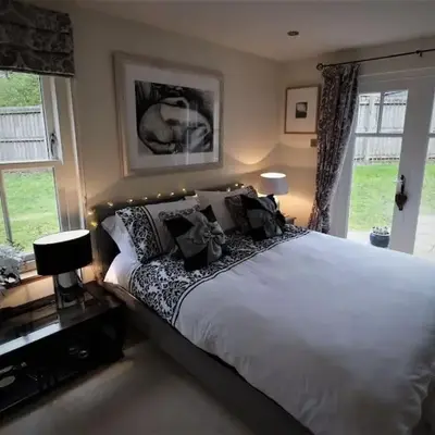 Loch Lomond Unique Selfcontained bed+bathroom