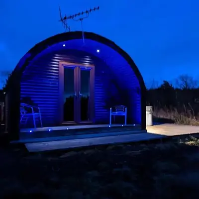Pond View Pod 3 With Private Hot Tub -Fife - Loch Leven - Lomond Hills