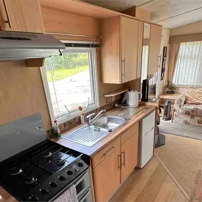 4-Bedroom Cosalt Located in Uddingston