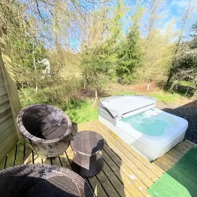 Blair Tiny House with Private Hot Tub - Fife - Loch Leven - Lomond Hills