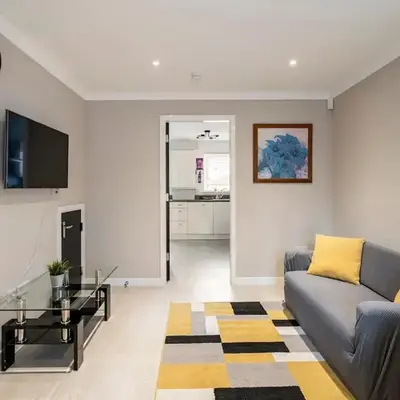 Superb 3 Bed Home Away from Home in Glasgow