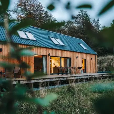 Forest Corner Luxury Home with Hot Tub