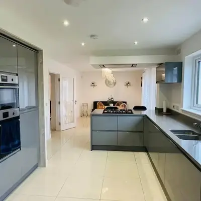 5 Bedroom detached House near Edinburgh Airport