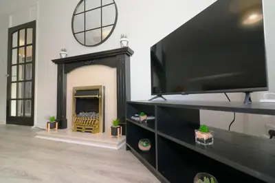 Gallery image of Signature - Salisbury House in East Kilbride