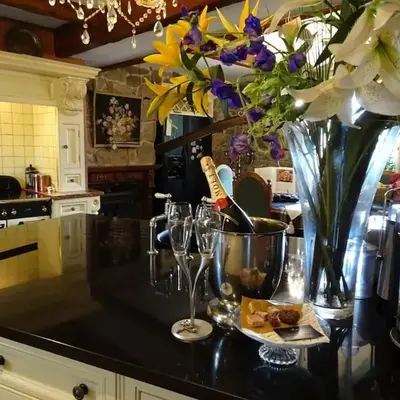 WestLaigh Lrg Luxury Country Farm House 20 min from the city