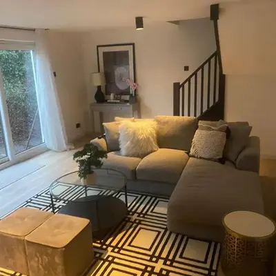 Sleeps7-Parking-Garden-Patio