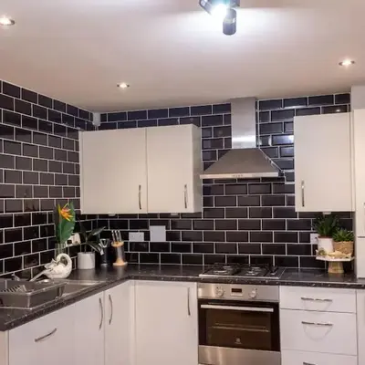 4 Bed complete Home in Edinburgh Near Airport