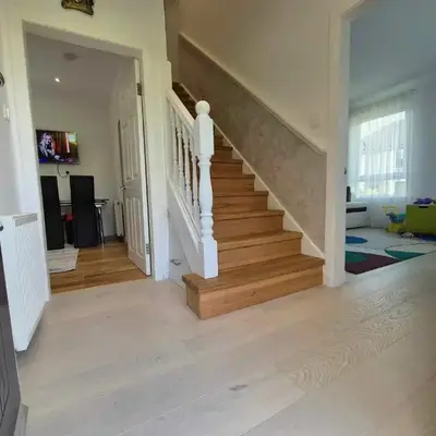Lovely house with private parking! Glasgow!