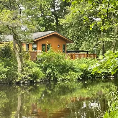 Riverbank Lodge