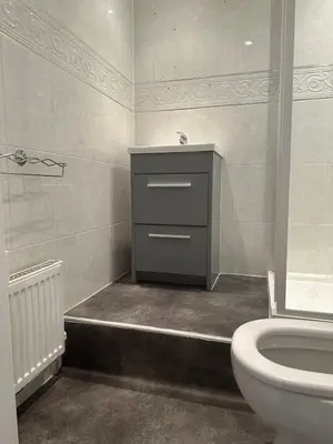 a bathroom with a toilet and a sink at Edinburgh Lauriston 4 bedroom 7 beds duplex in Edinburgh
