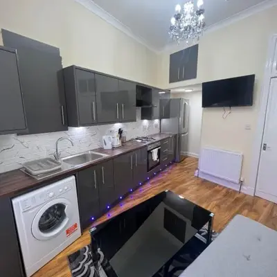 Glasgow South 2 Bedroom Apartment