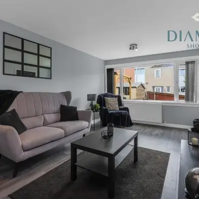 Brand New 4 Bedroom House - Sleeps 4 Fully Equipped