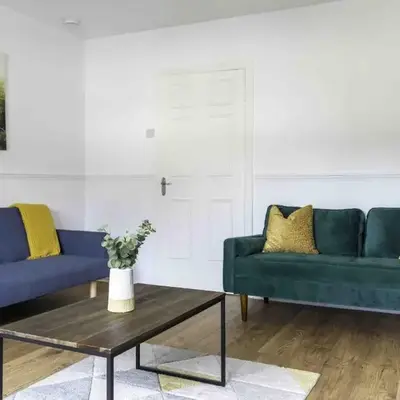 2 BDR House By Caledonia Luxe Stays Short Lets & Serviced Accommodation Glasgow