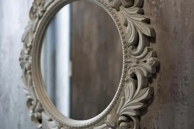 a mirror on the side of a wall at 2-Bed Flat Wishaw Free Parking Family-Friendly in Wishaw