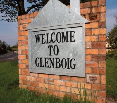 a sign that says welcome to glenbrooke on a brick wall at Spacious 4-Bedroom House in Glenboig in Glenboig