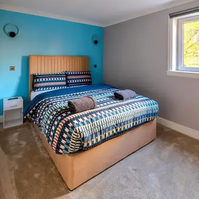 Cosy 4 Bedroom Home In Glasgow City - Free Parking