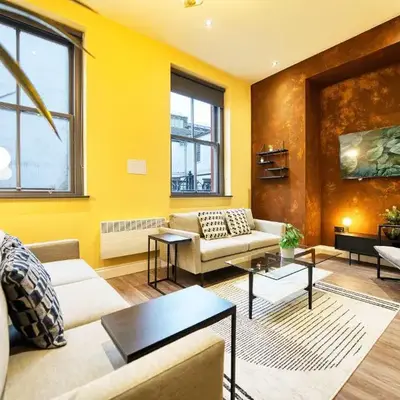 Stunning Central Station 2 Bed Apartment B4