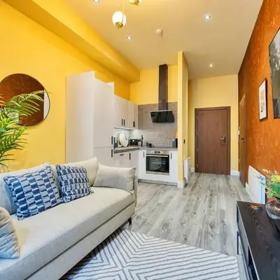 Smart Central Station 1 Bed Apartment B11