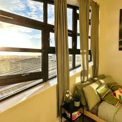 Sunny day new flat with 5 beds