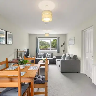 Modern flat near Murrayfield stadium