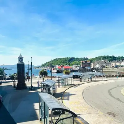 Kilmartin Court Apartments - No3 By The Sea & No2 With A View - free parking