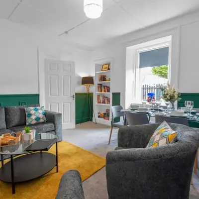 Arran Cottage - 4 Bed Home on M8