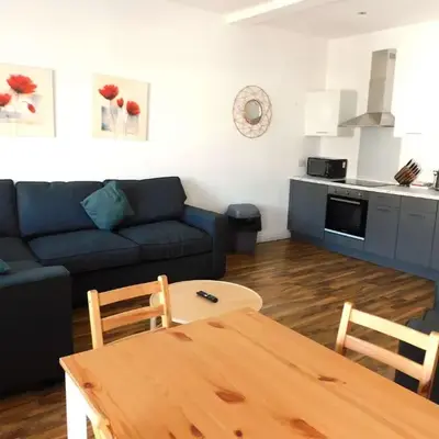 No 1 - 2 bedroom apartment in Lanark Town Centre