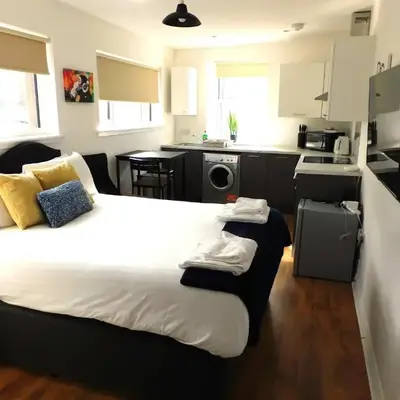 No 3 - Modern Studio Apartment in Lanark Town Centre