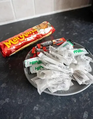 a plate with toothbrushes and a bag of candy at The Rise Retreat in Livingston