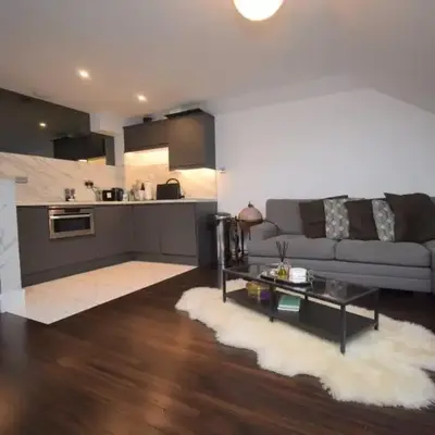 Stylish Central Flat George Sq