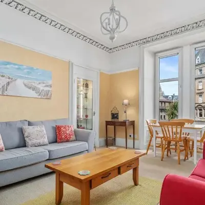 Stunning 2BR Apt - Central