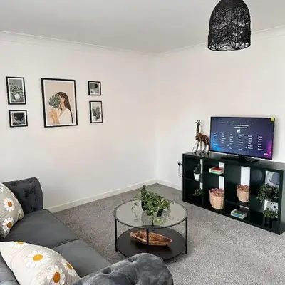 2BR Flat Free Parking Near Hampden and O2 Academy