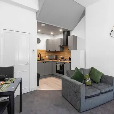 Sleek Canalside Stay in Edinburgh