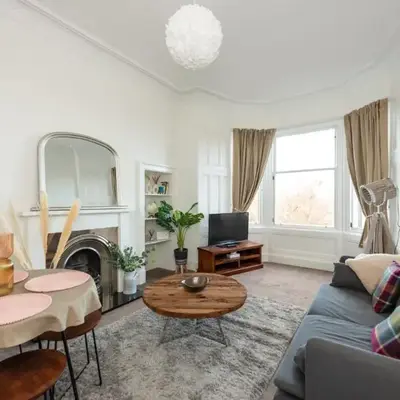 Cosy 2-bedroom Edinburgh flat close to city centre