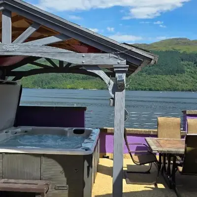 Jenny's Bay with Hot Tub