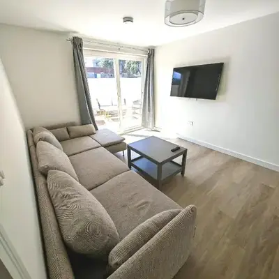 Cozy corner 2 bedroom house