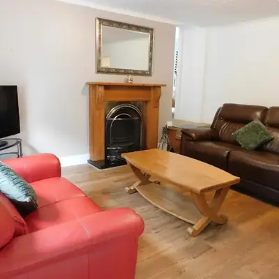 Cosy 2 Bed Apartment in Crossford near Lanark