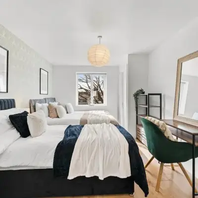 Modern 2-Bed Apartment in Canterbury City Centre