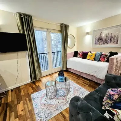 2 bedroom