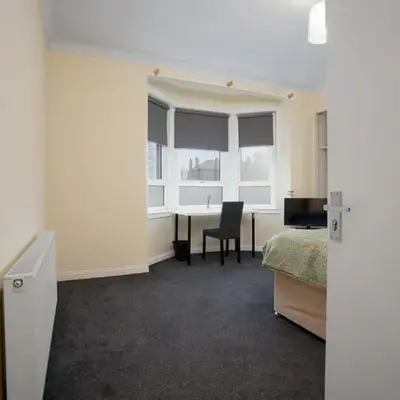 Group Stay 3BR Close to Hydro and SECC with Parking