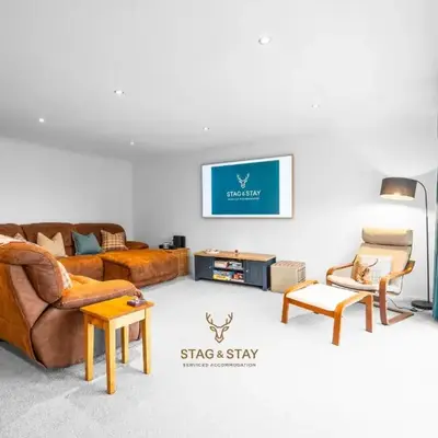 Stag & Stay- Waterlillie - Contractor friendly
