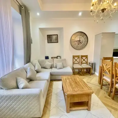 Three bedroom Apartment In Glasgow City Centre