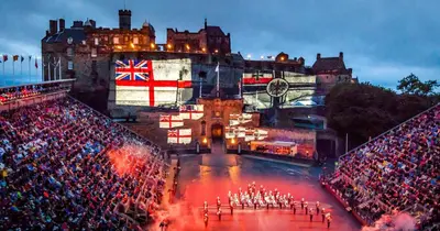 a crowd of people watching a performance in front of a castle at Edinburgh Central Lauriston Large Apartment in Edinburgh