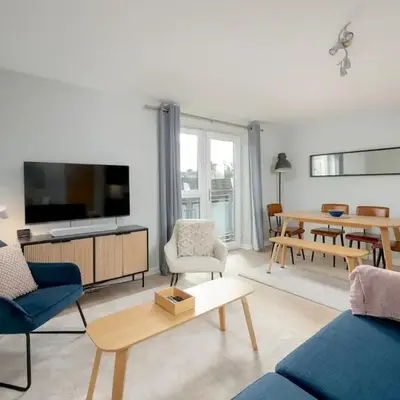 Pass the Keys Spacious Bright Modern Edinburgh City Flat
