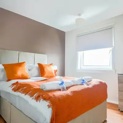 4 BDR House By Caledonia Luxe Stays Short Lets & Serviced Accommodation Livingston
