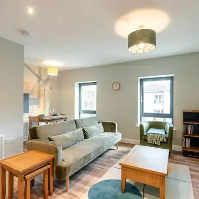 Stunning upper villa stay in the City!