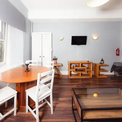 Stylish and Unique Apartment by the Meadows 8