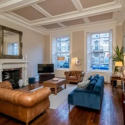 Georgian Elegance with Patio Garden West End - Pass the Keys
