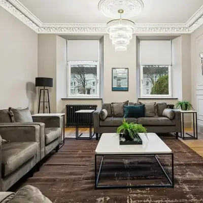 Spacious 5 Bedroom Home With 3 Bathrooms And Private Parking