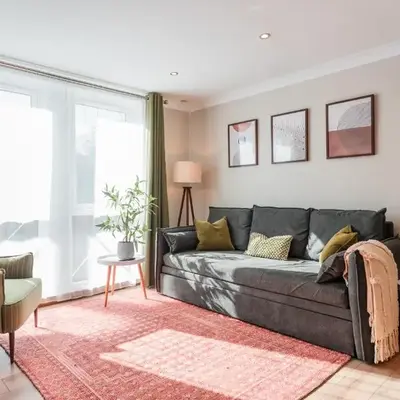 Henderson House - West End 3 Bedroom Family Home
